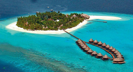 Angaga Island Resort & Spa ****