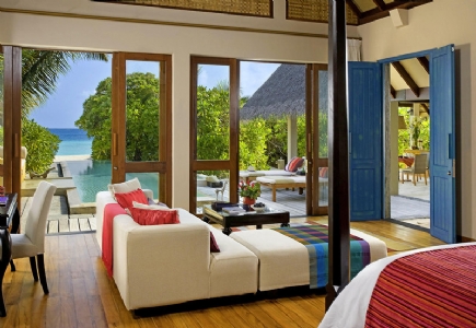 Four Seasons Resort Maldives at Landaa Giraavaru ******