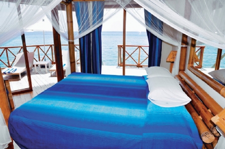Adaaran Select Hudhuranfushi Island Resort ****