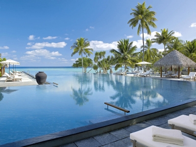 Four Seasons Resort Maldives at Landaa Giraavaru ******