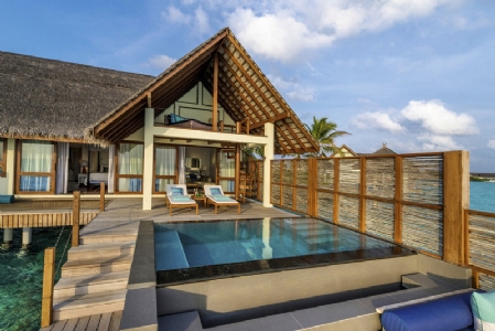 Four Seasons Resort Maldives at Landaa Giraavaru ******